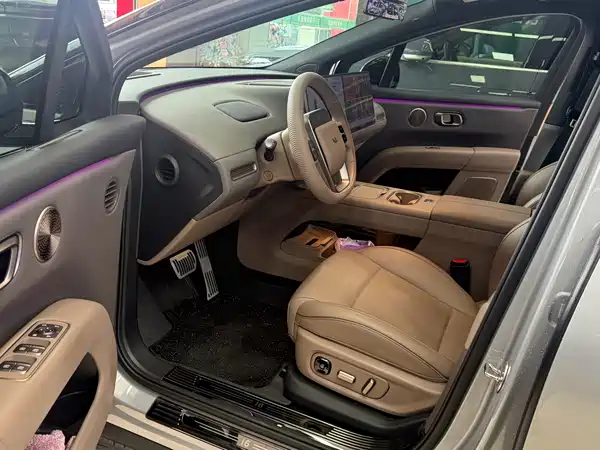 Li Auto i6 2025