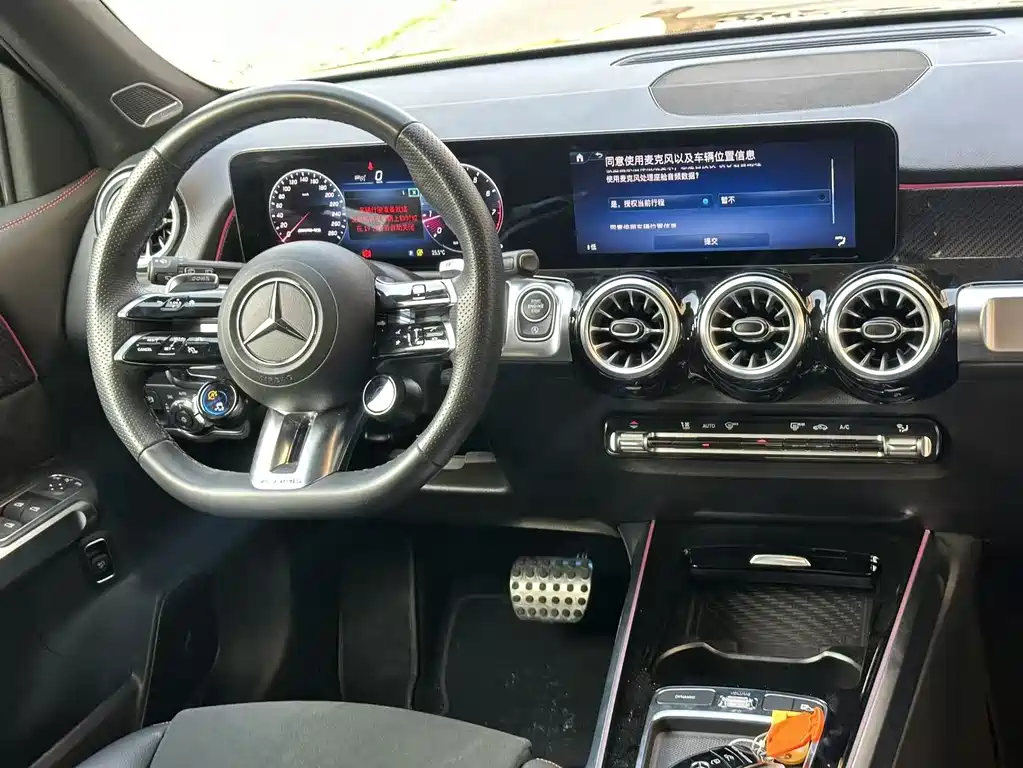 Mercedes-Benz GLB AMG 2025 — фото 9
