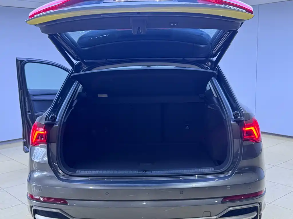 Audi Q3 2023 — фото 12