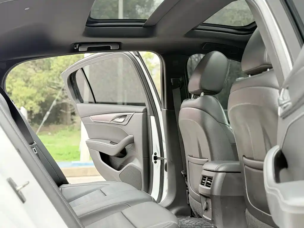 Cadillac CT5 2022 — фото 15
