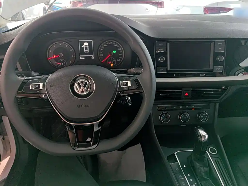 Volkswagen Lavida 2019 — фото 10
