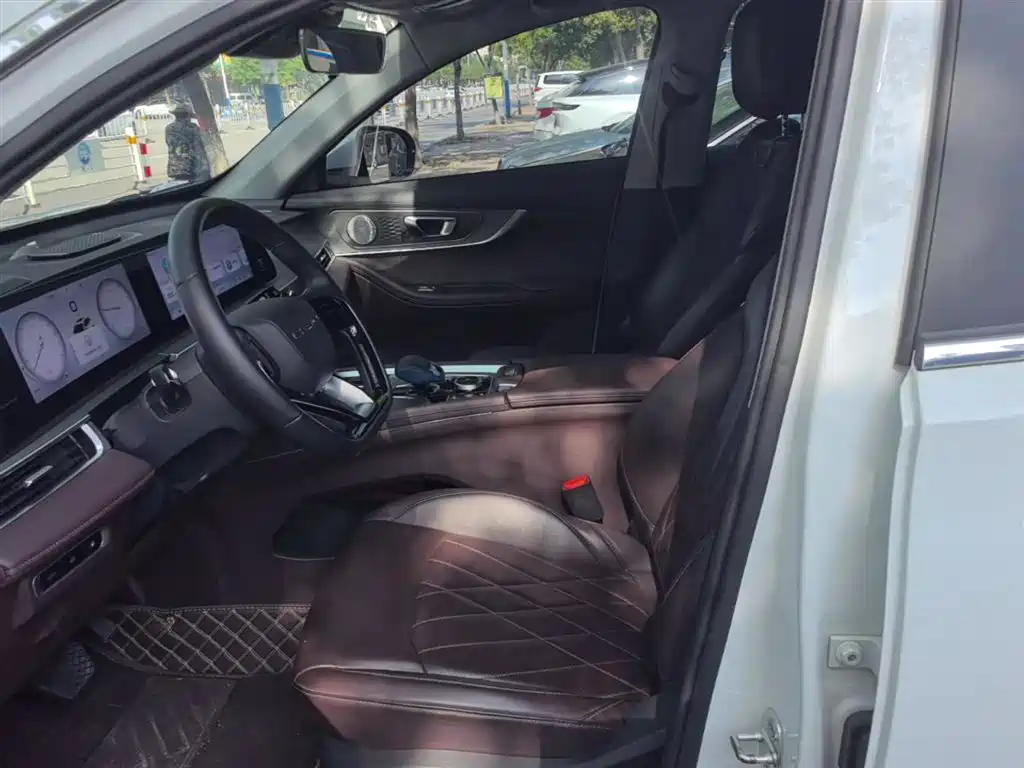 Chery Tiggo 8 PRO NEV 2024 — фото 15