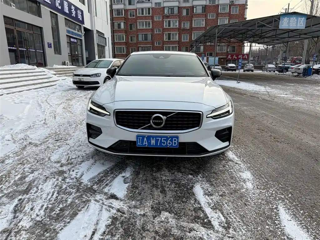 Volvo S60 2020 — фото 4