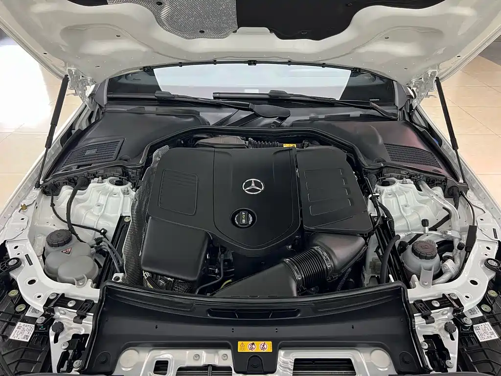 Mercedes-Benz C-Class 2025 — фото 23