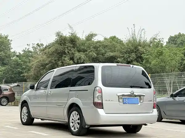 Buick GL8 2013