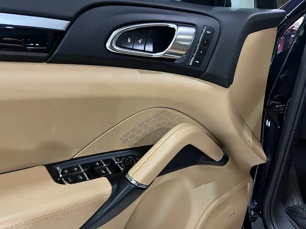 Porsche Cayenne 2015 — фото 13