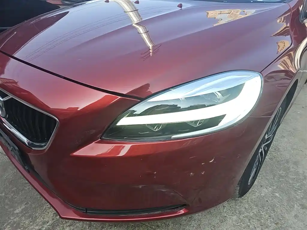 Volvo V40 2018 — фото 24