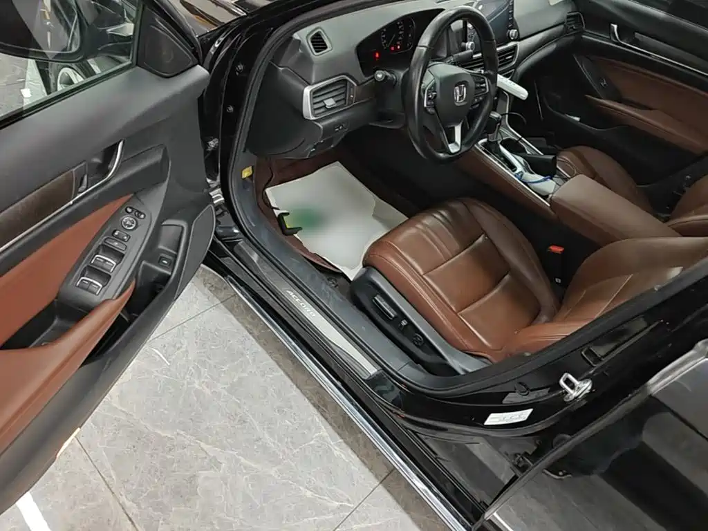 Honda Accord 2018 — фото 16