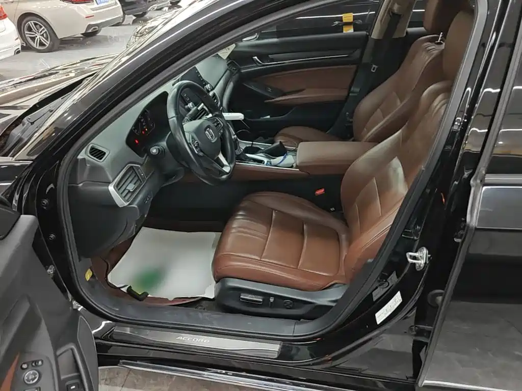 Honda Accord 2018 — фото 15