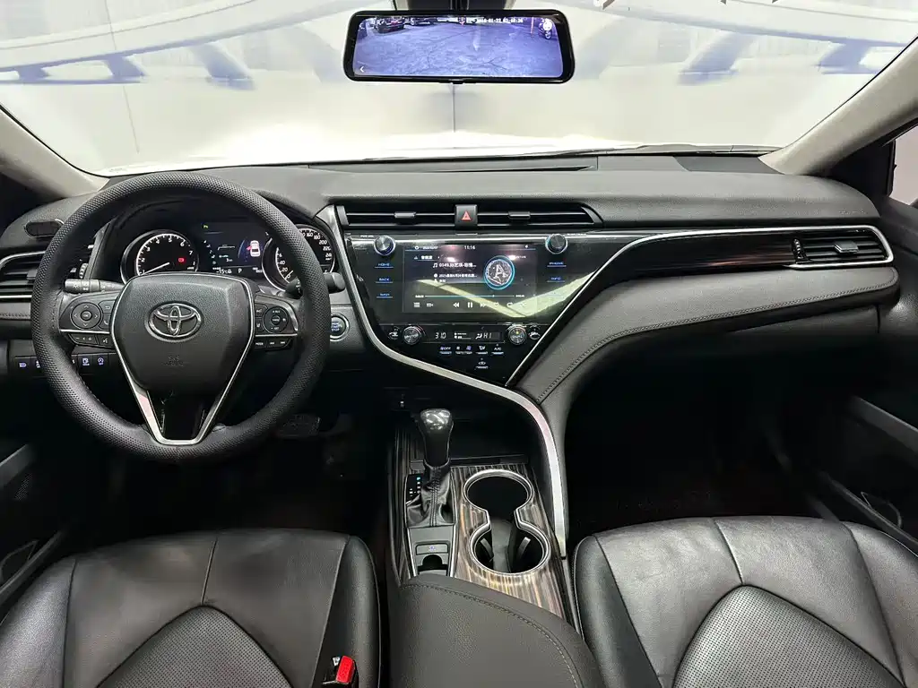 Toyota Camry 2020 — фото 8