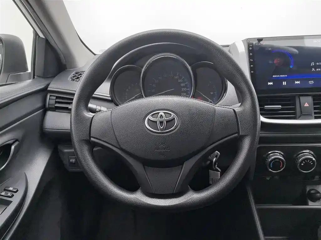 Toyota Vios 2017 — фото 11