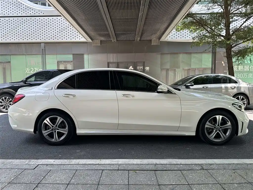 Mercedes-Benz C-Class 2019 — фото 10