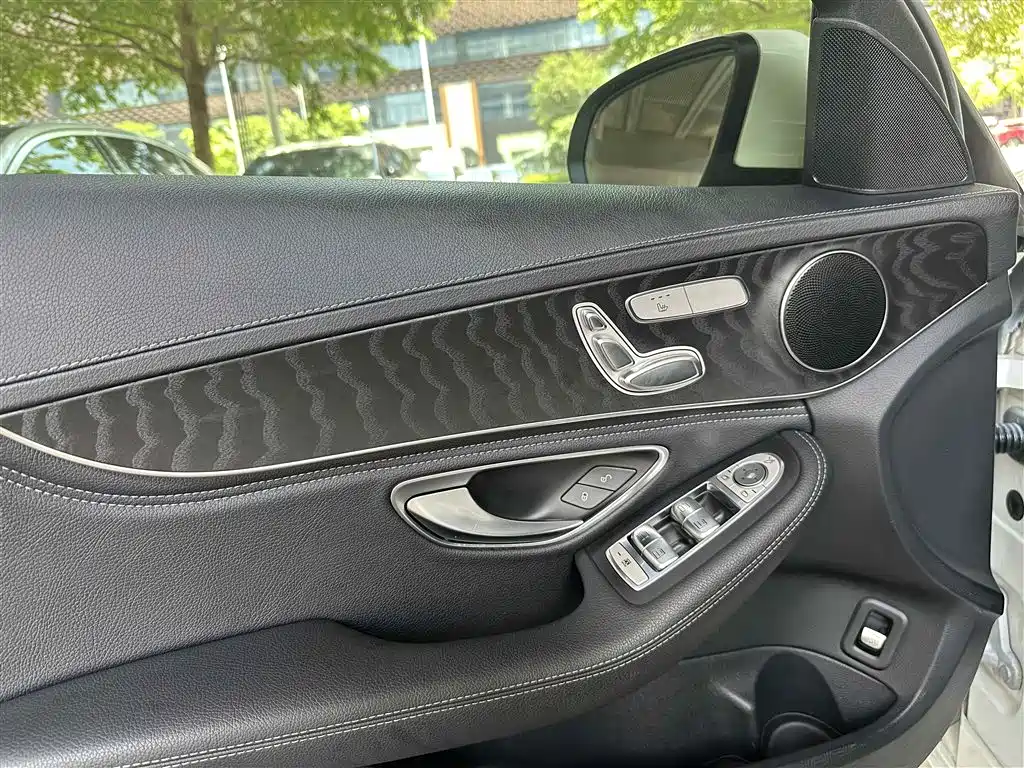 Mercedes-Benz C-Class 2019 — фото 17