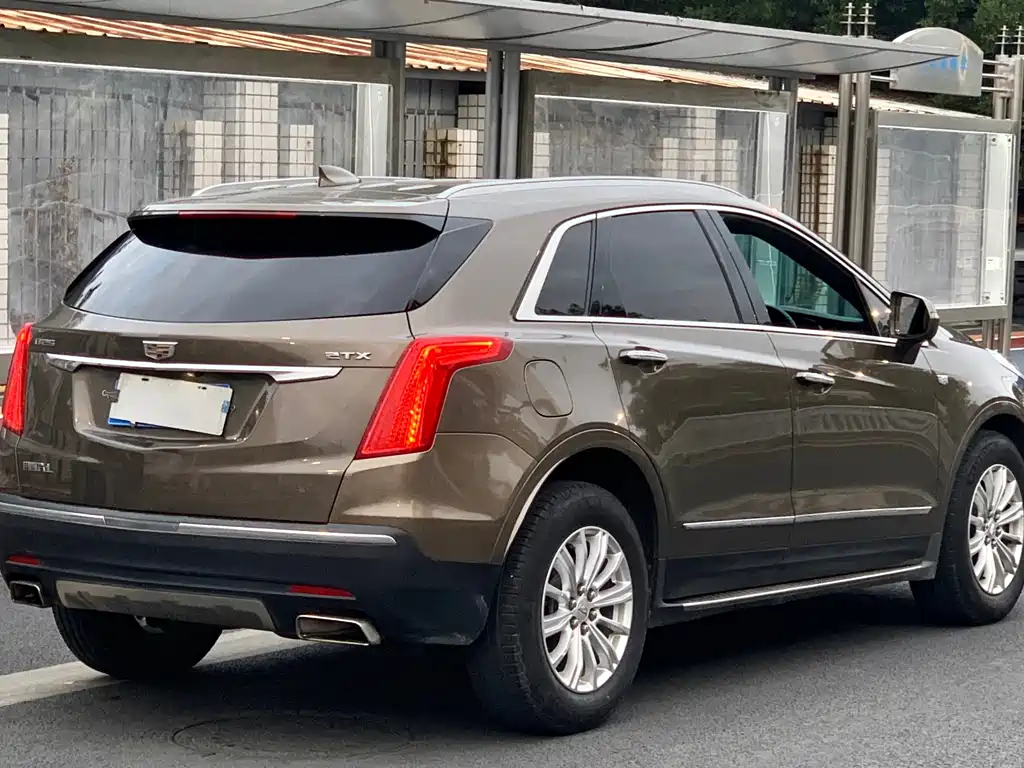 Cadillac XT5 2017 — фото 9