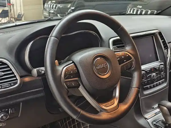 Jeep Grand Cherokee 2019