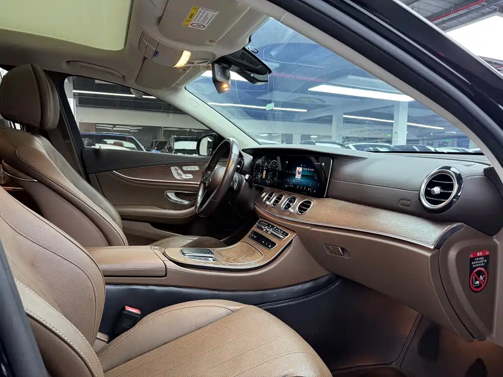 Mercedes-Benz E-Class 2023 — фото 14
