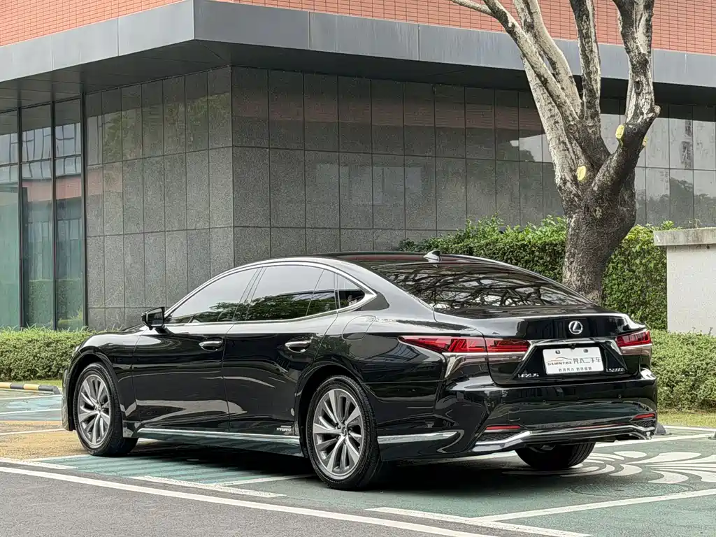 Lexus LS 2019 — фото 3