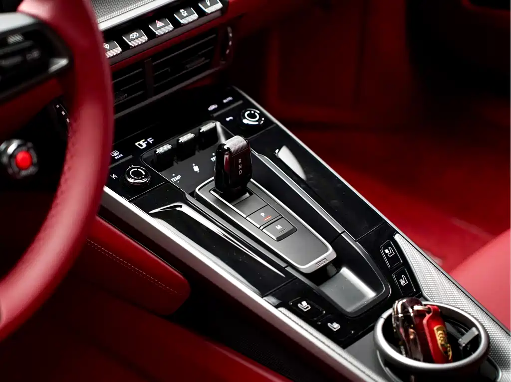 Porsche 911 2025 — фото 12
