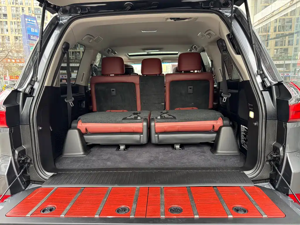 Lexus LX 2018 — фото 18