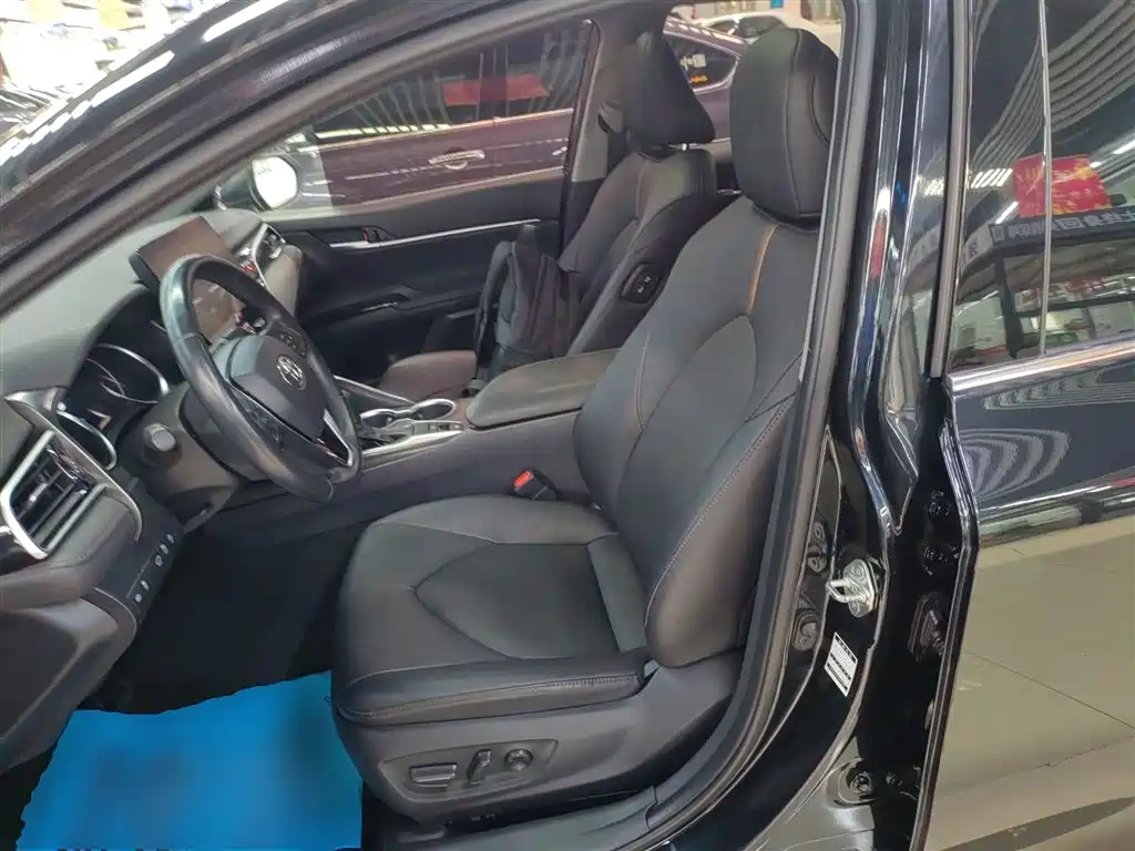 Toyota Camry 2022 — фото 15