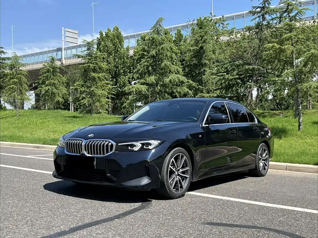 BMW 3 Series 2023 — фото 1