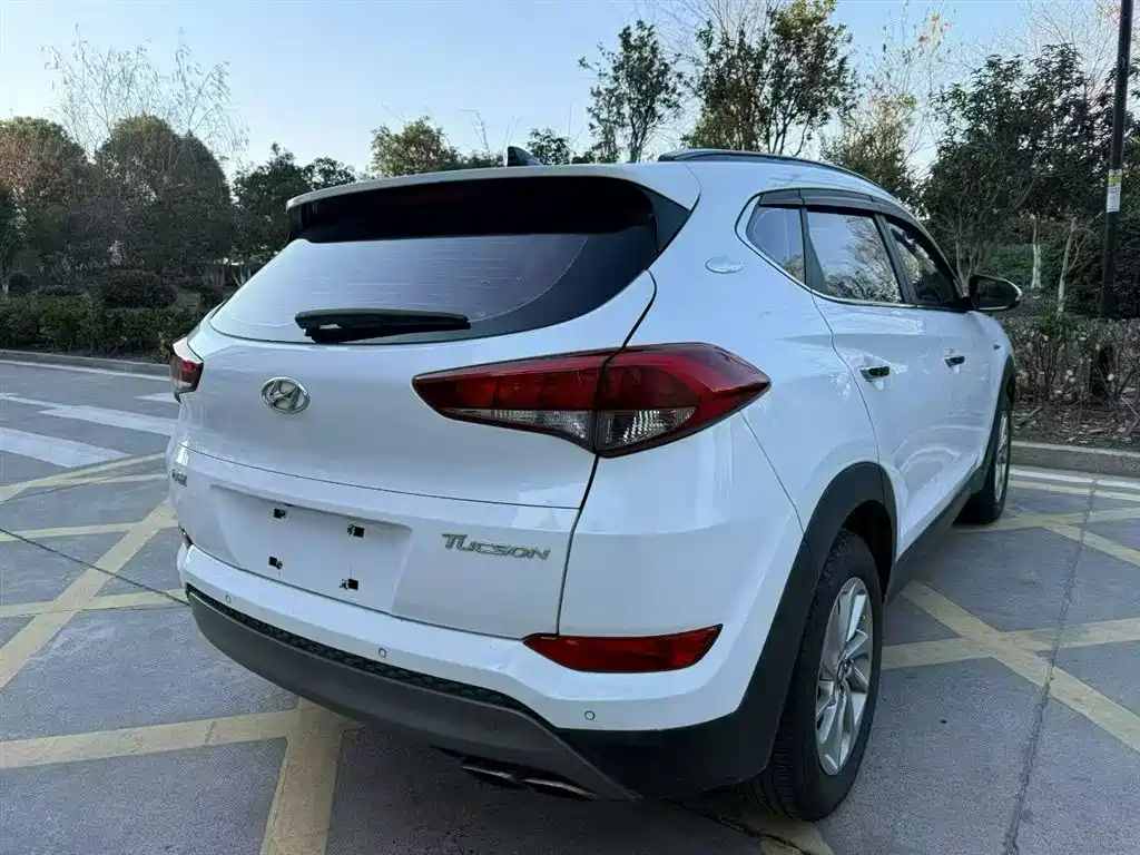 Hyundai Tucson 2017 — фото 15
