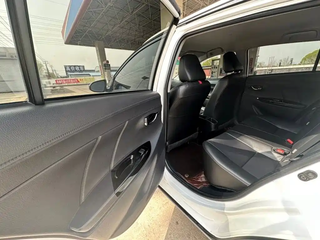 Toyota Yaris L 2022