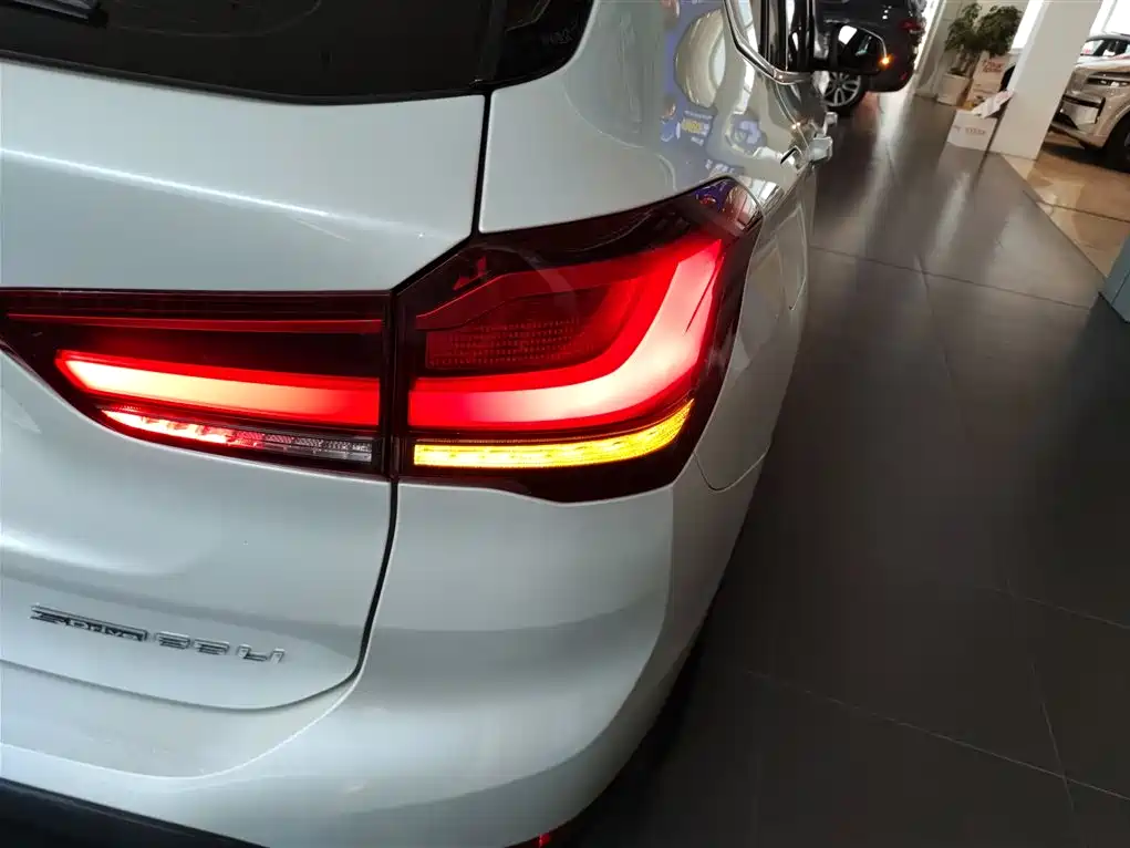 BMW X1 2021 — фото 8