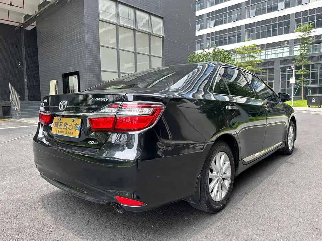 Toyota Camry 2017 — фото 6