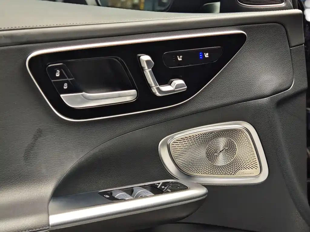 Mercedes-Benz C-Class 2023 — фото 13