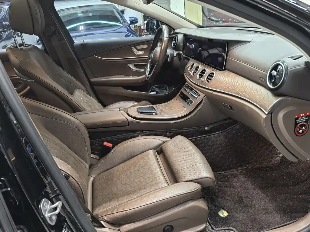 Mercedes-Benz E-Class 2022 — фото 10