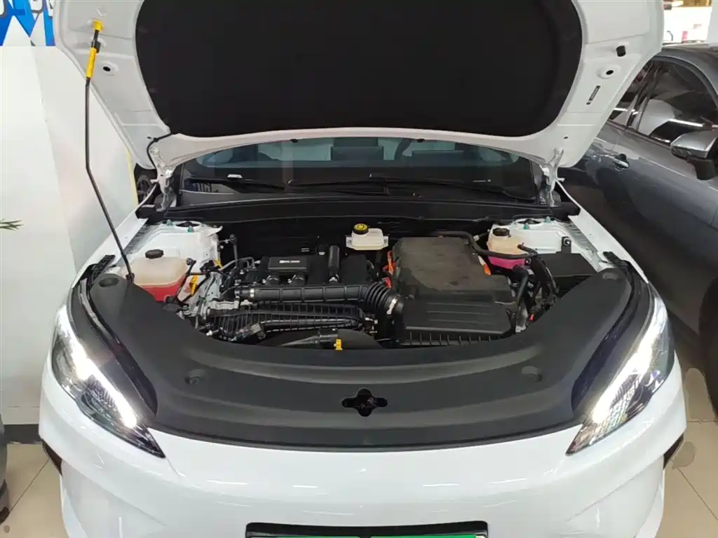 BYD Seal 05 DM-i 2025 — фото 20