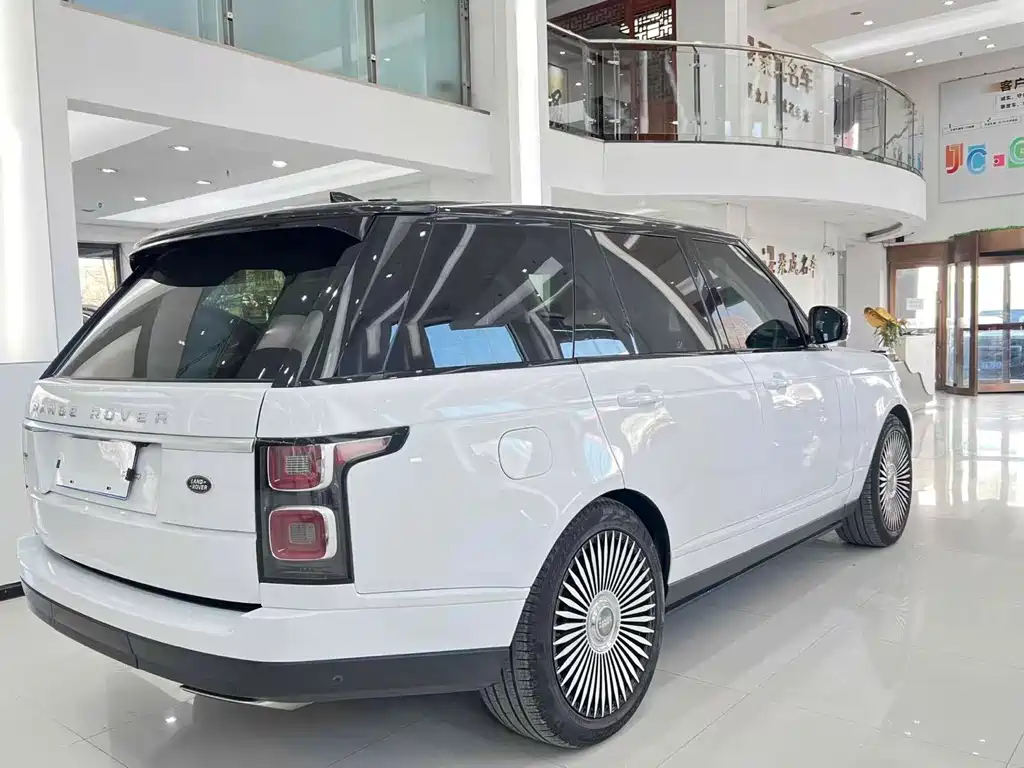 Land Rover Range Rover 2019 — фото 12