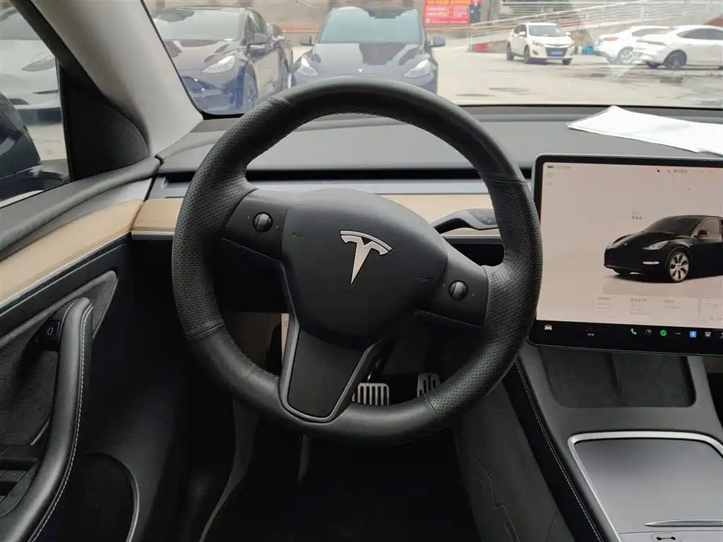 Tesla Model Y 2023 — фото 11