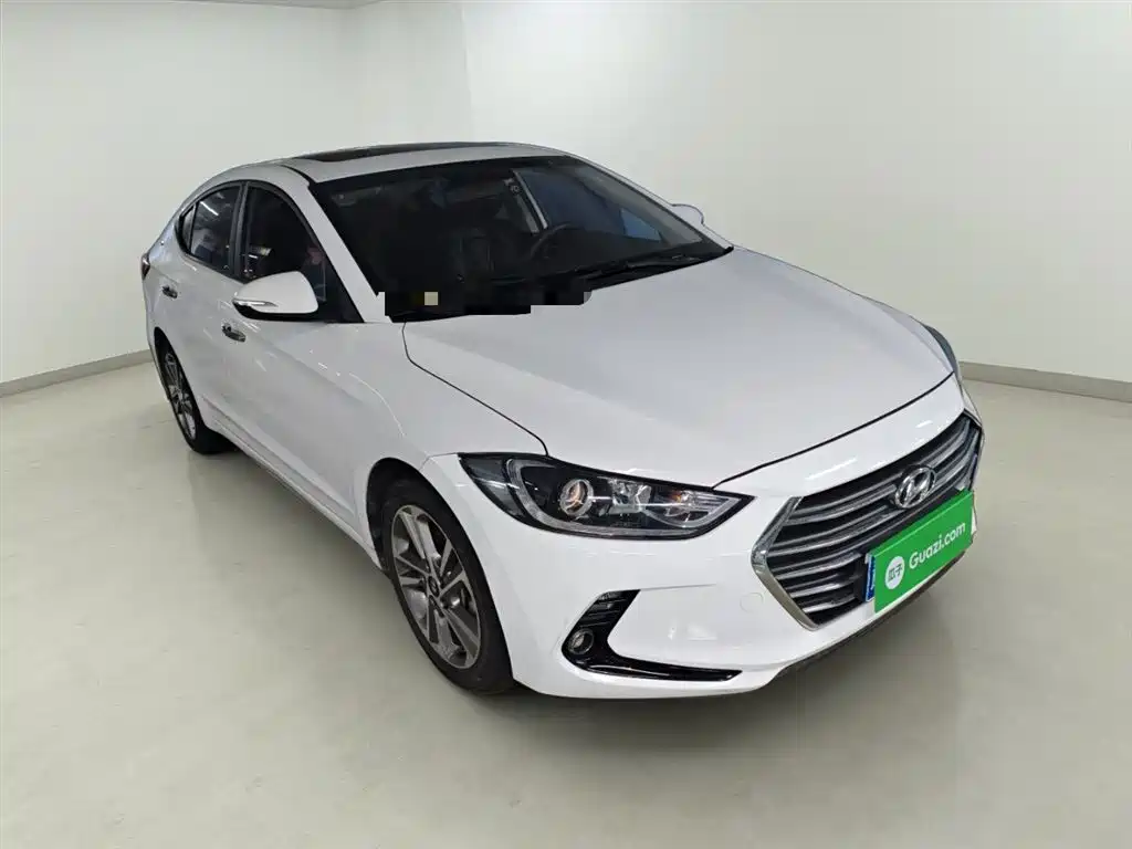 Hyundai Elantra 2018 — фото 23