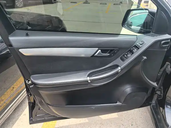 Mercedes-Benz R-Class 2016