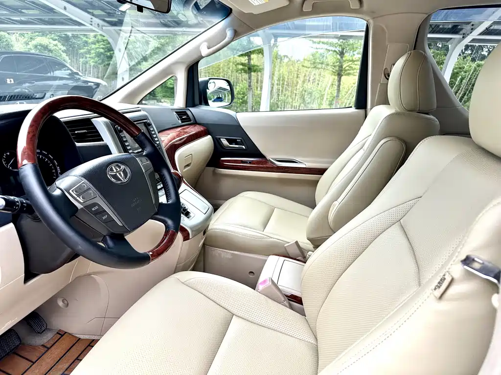 Toyota Alphard 2010 — фото 11