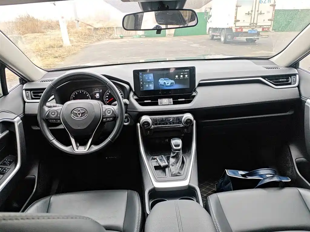 Toyota Wildlander 2023 — фото 10