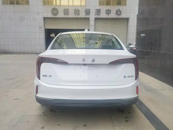 Hongqi E-QM5 2021