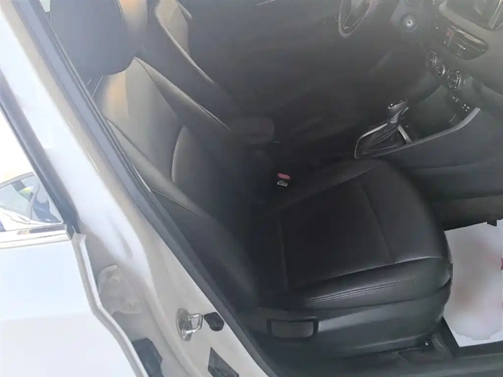 Hyundai Elantra 2019 — фото 25