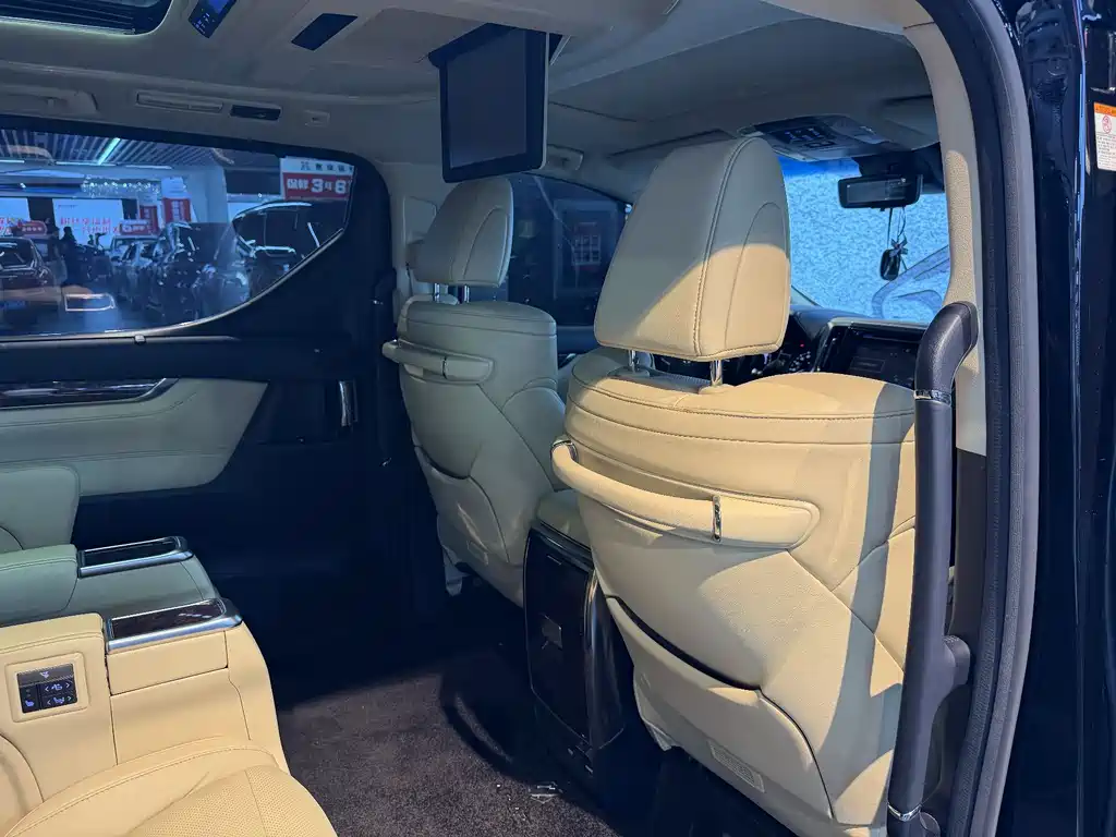 Toyota Alphard 2019 — фото 14