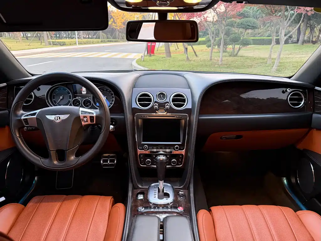 Bentley Flying Spur 2013 — фото 8