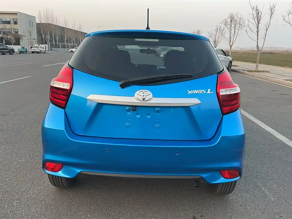 Toyota Yaris L 2018 — фото 4