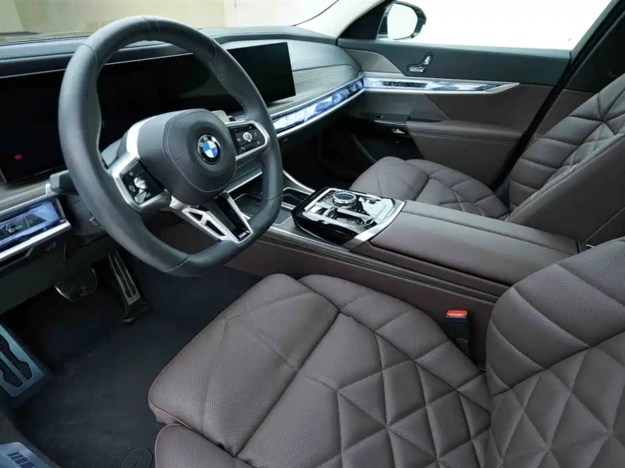 BMW 7 Series 2023 — фото 10