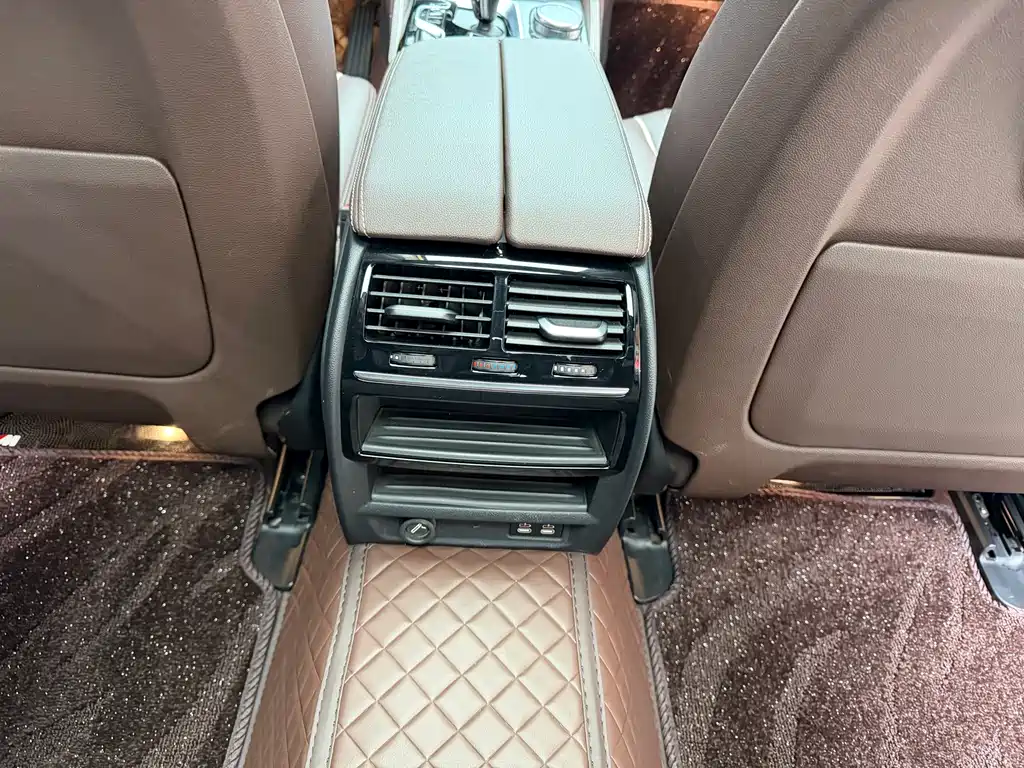BMW 5 Series 2023 — фото 15