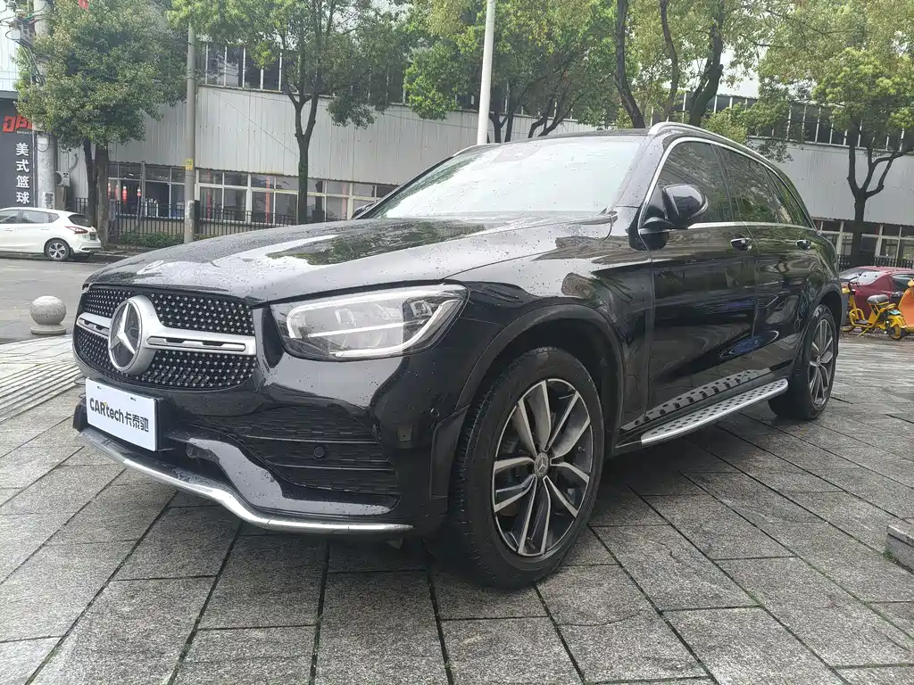 Mercedes-Benz GLC 2022 — фото 1