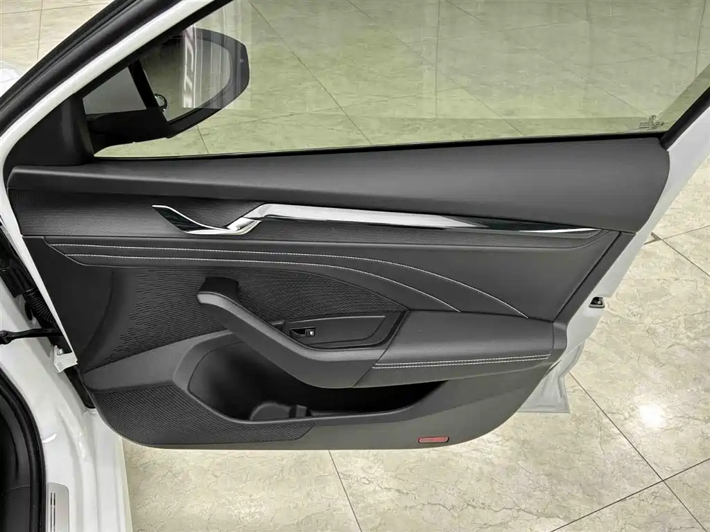 Skoda Octavia 2024 — фото 12