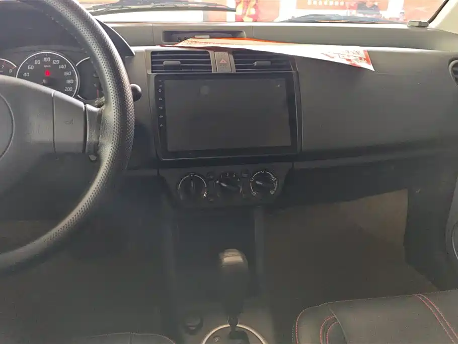 Suzuki Swift 2018 — фото 13