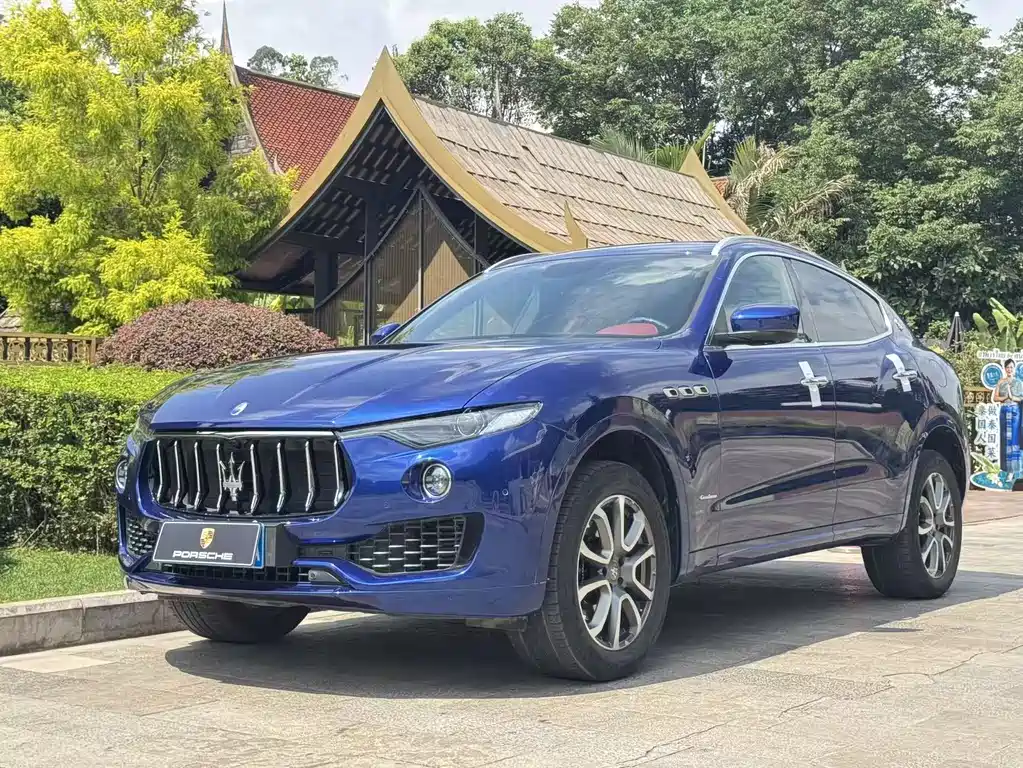 Maserati Levante 2018 — фото 23