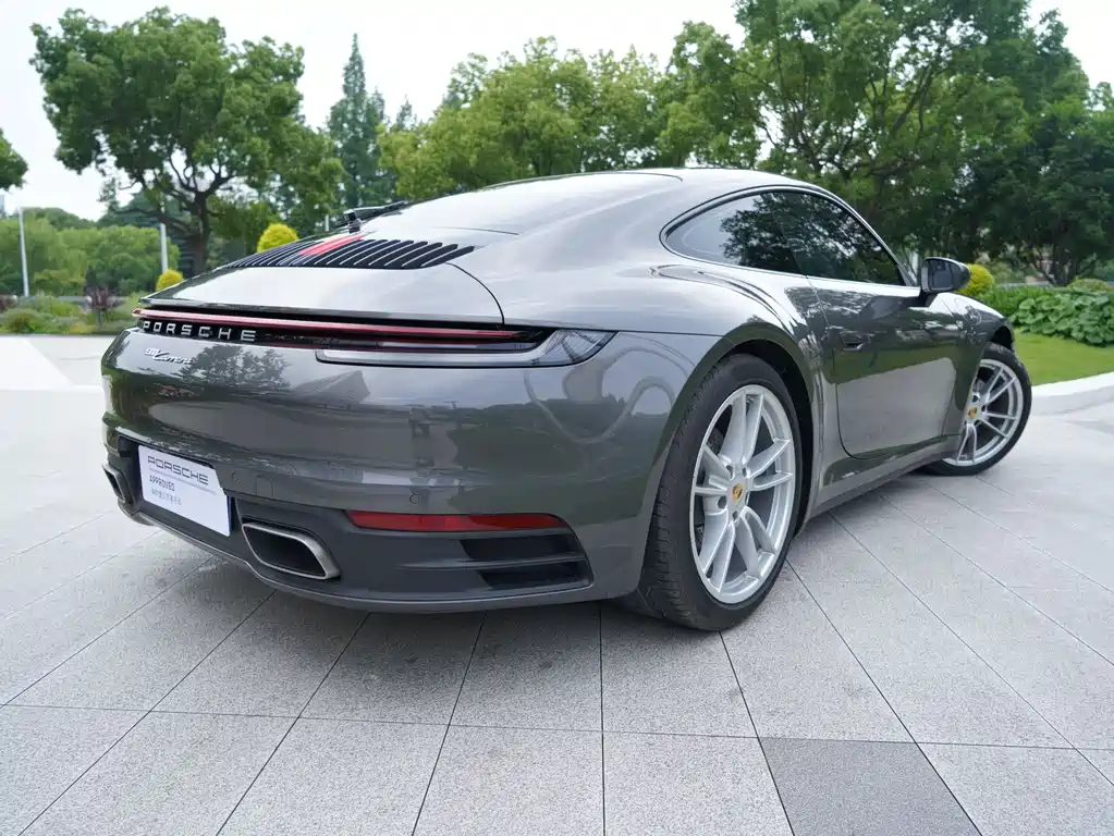 Porsche 911 2020 — фото 10